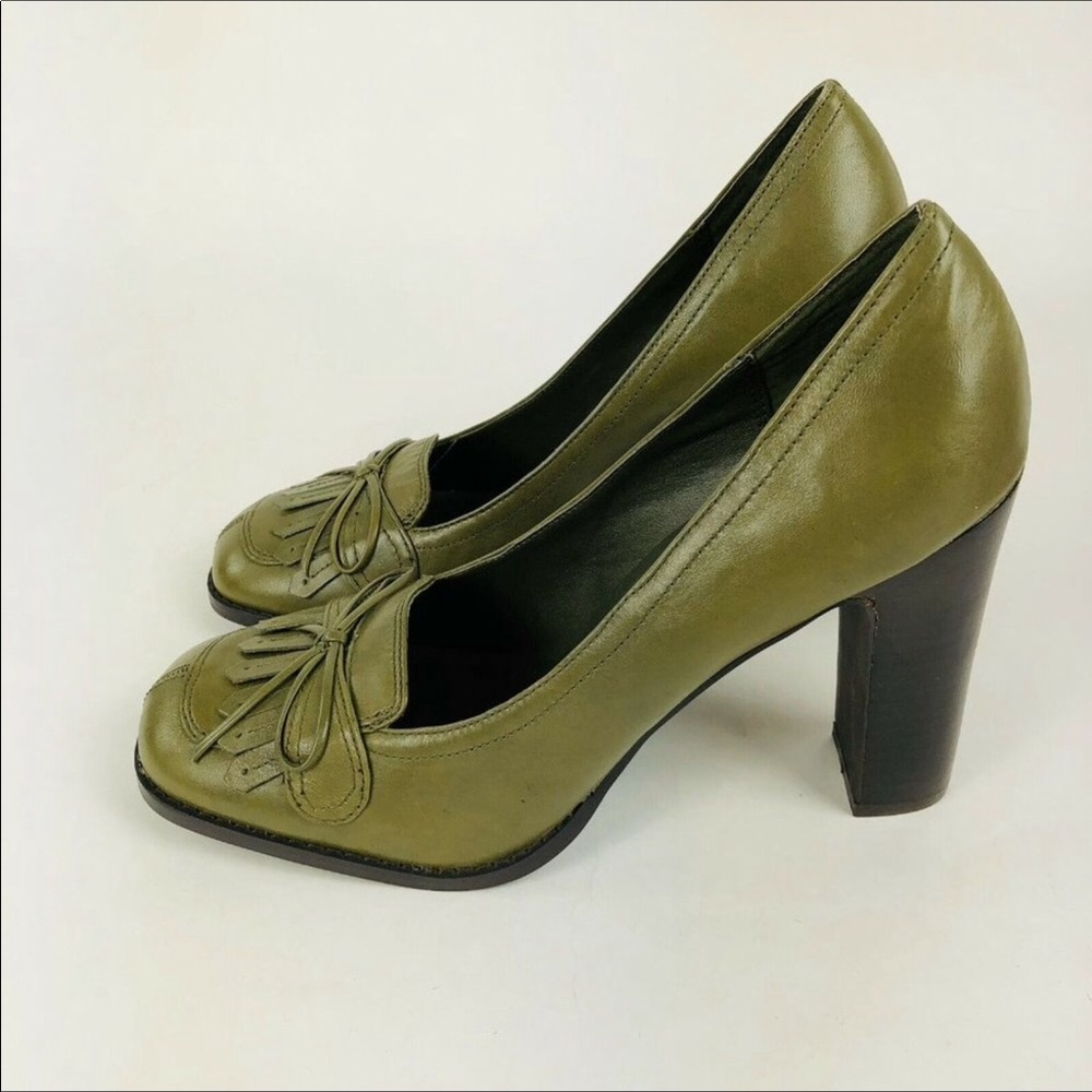 Chinese Laundry Olive Green Kiltie Bow Heels - Picture 2 of 2
